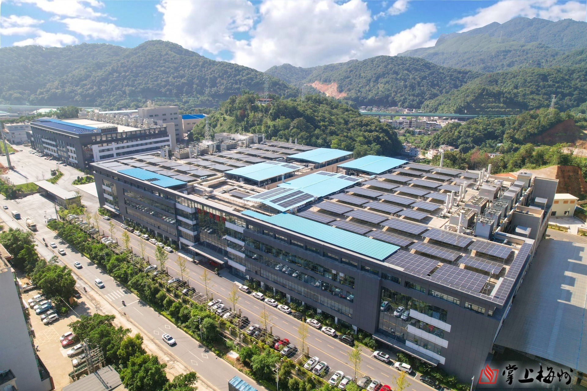 深耕铜箔创佳绩 向“新”而行促蝶变——记全国工业和信息化系统先进集体广东新利app官方在线入口电子科技有限公司